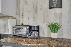 Cozy Picayune Tiny Home Rental ~ 4 Mi to Downtown!