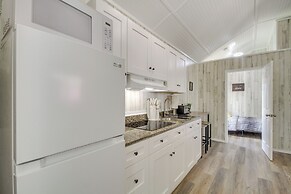 Picayune Tiny Home Rental ~ 11 Mi to Space Center!