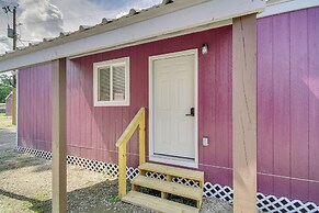 Picayune Tiny Home Rental ~ 11 Mi to Space Center!