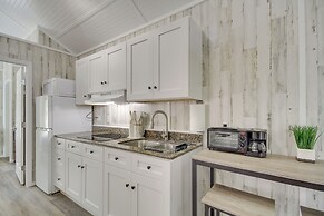 Picayune Tiny Home Rental ~ 11 Mi to Space Center!