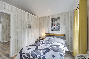 Picayune Tiny Home Rental ~ 11 Mi to Space Center!