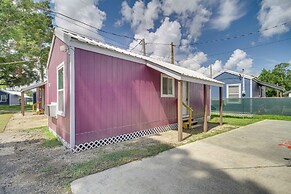 Picayune Tiny Home Rental ~ 11 Mi to Space Center!