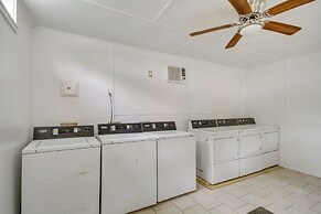 Picayune Tiny Home Rental ~ 11 Mi to Space Center!