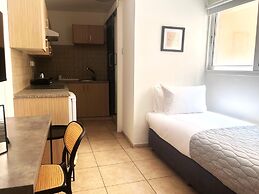 Phaedrus Living: Hoopoe Residencies 011