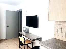 Phaedrus Living: Hoopoe Residencies 011