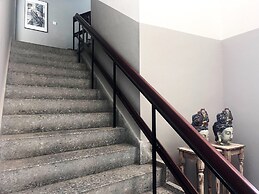 Phaedrus Living: Hoopoe Residencies 011