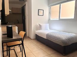 Phaedrus Living: Hoopoe Residencies 011