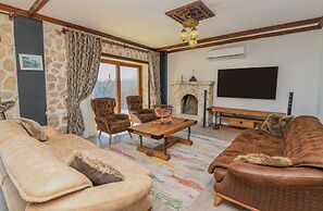 Sea View Villa - Private Pool- 7 min to Beach