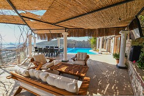 Sea View Villa - Private Pool- 7 min to Beach