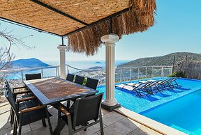 Sea View Villa - Private Pool- 7 min to Beach