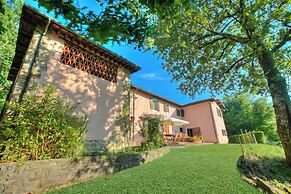Comfortable Home Romeo Among Greenery
