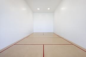 Phoenix I 1055 2 Bedroom Condo