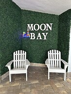 End Unit With Ocean Views And Juliet Balcony. 2 Bedroom Condo by RedAw