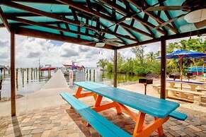 End Unit With Ocean Views And Juliet Balcony. 2 Bedroom Condo by RedAw