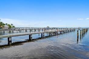 End Unit With Ocean Views And Juliet Balcony. 2 Bedroom Condo by RedAw