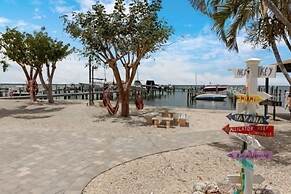 End Unit With Ocean Views And Juliet Balcony. 2 Bedroom Condo by RedAw