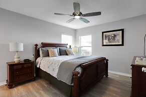 6 Bedroom Disney Home Lanai, Screened Pool & Spa 6 Villa by RedAwning