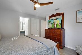 6 Bedroom Disney Home Lanai, Screened Pool & Spa 6 Villa by RedAwning