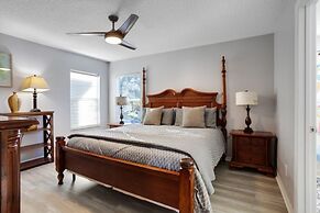 6 Bedroom Disney Home Lanai, Screened Pool & Spa 6 Villa by RedAwning