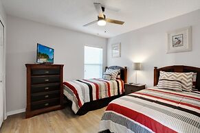 6 Bedroom Disney Home Lanai, Screened Pool & Spa 6 Villa by RedAwning