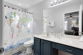 6 Bedroom Disney Home Lanai, Screened Pool & Spa 6 Villa by RedAwning