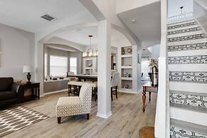 6 Bedroom Disney Home Lanai, Screened Pool & Spa 6 Villa by RedAwning