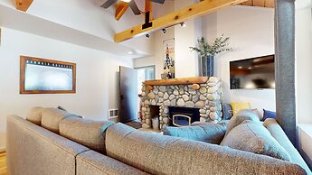 Bigwood #45 2 Bedroom Condo by RedAwning