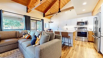 Bigwood #45 2 Bedroom Condo by RedAwning