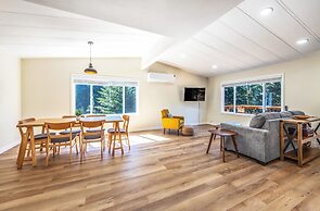 Orchard Haven Guest House 2 Bedroom Home by RedAwning