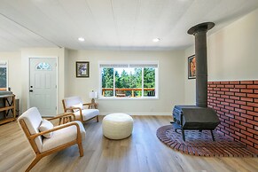 Orchard Haven Guest House 2 Bedroom Home by RedAwning