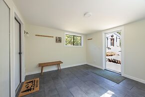 Orchard Haven Guest House 2 Bedroom Home by RedAwning