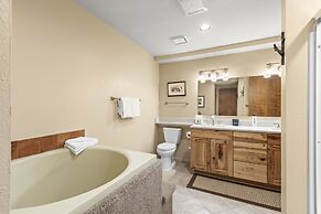 Snow Flower 068 3 Bedroom Condo by RedAwning