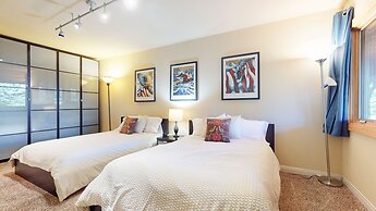 Lakeview Villas #09 3 Bedroom Condo by RedAwning