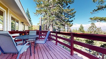 Lakeview Villas #09 3 Bedroom Condo by RedAwning