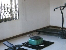 Room-ghouse Room A Ideal For Friends fam