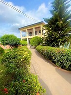 Room-ghouse Room A Ideal For Friends fam