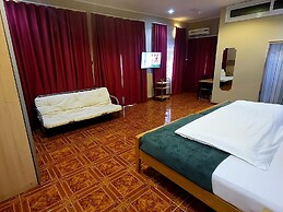 Room-ghouse Room D Ideal For Friends fam