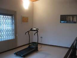 Room-ghouse Room D Ideal For Friends fam