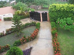 Room-ghouse Room D Ideal For Friends fam