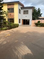 Room-ghouse Room D Ideal For Friends fam