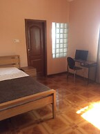 Room-ghouse Room B Ideal For Friends fam
