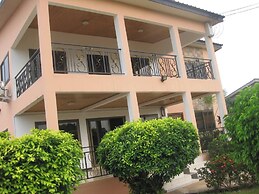 Room-ghouse Room B Ideal For Friends fam