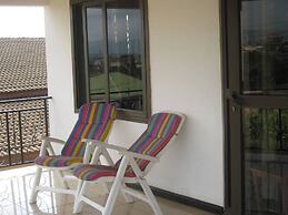 Room-ghouse Room B Ideal For Friends fam