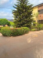 Room-ghouse Room B Ideal For Friends fam