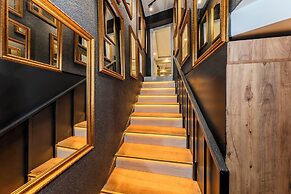 Roys Hotel & Suites