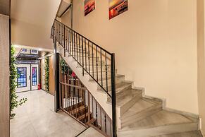 Roys Hotel & Suites