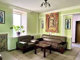 Kharaa Hotel & Restaurant