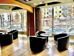 Kharaa Hotel & Restaurant