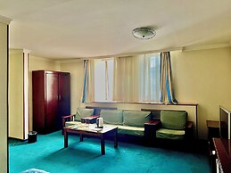 Kharaa Hotel & Restaurant