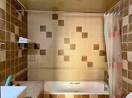 Kharaa Hotel & Restaurant